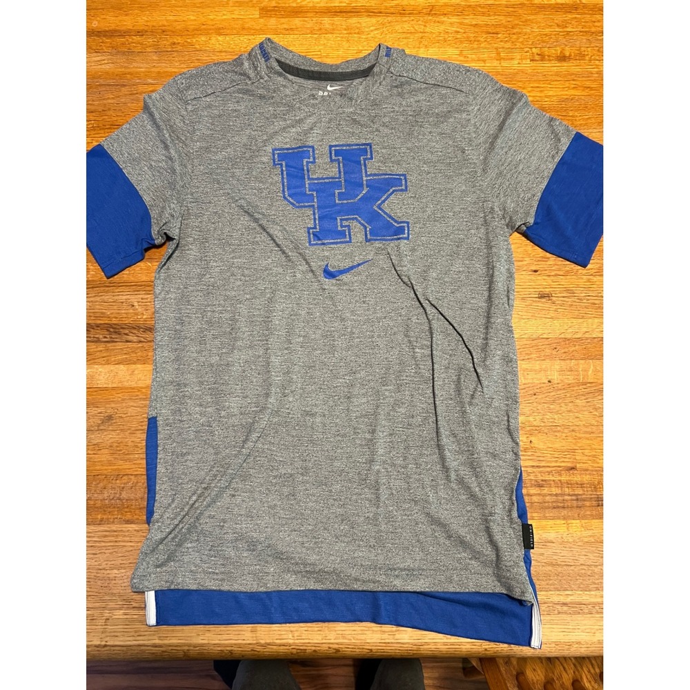 Nike Men Medium Gray Blue Dri-FIT UK Kentucky Wildcats Logo Short Sleeve Shirt